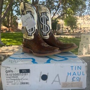 Tin Haul woman’s boots